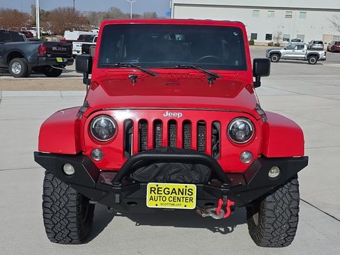 Used 2014 Jeep Wrangler Unlimited Sahara w/ Connectivity Group image 2