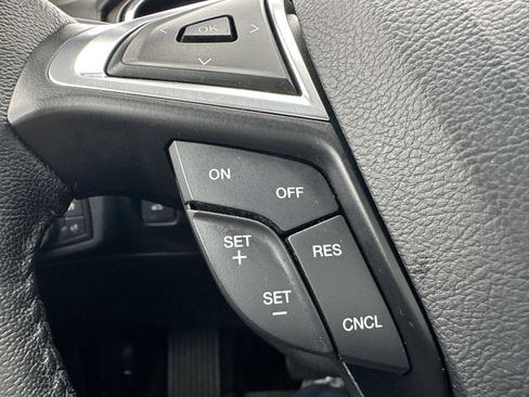 Used 2017 Ford Fusion SE AWD/4WD image 18