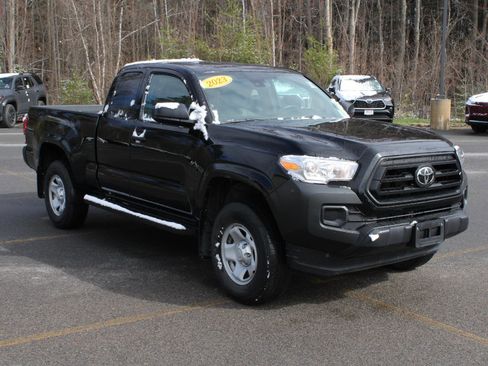 Used 2023 Toyota Tacoma SR AWD/4WD image 3