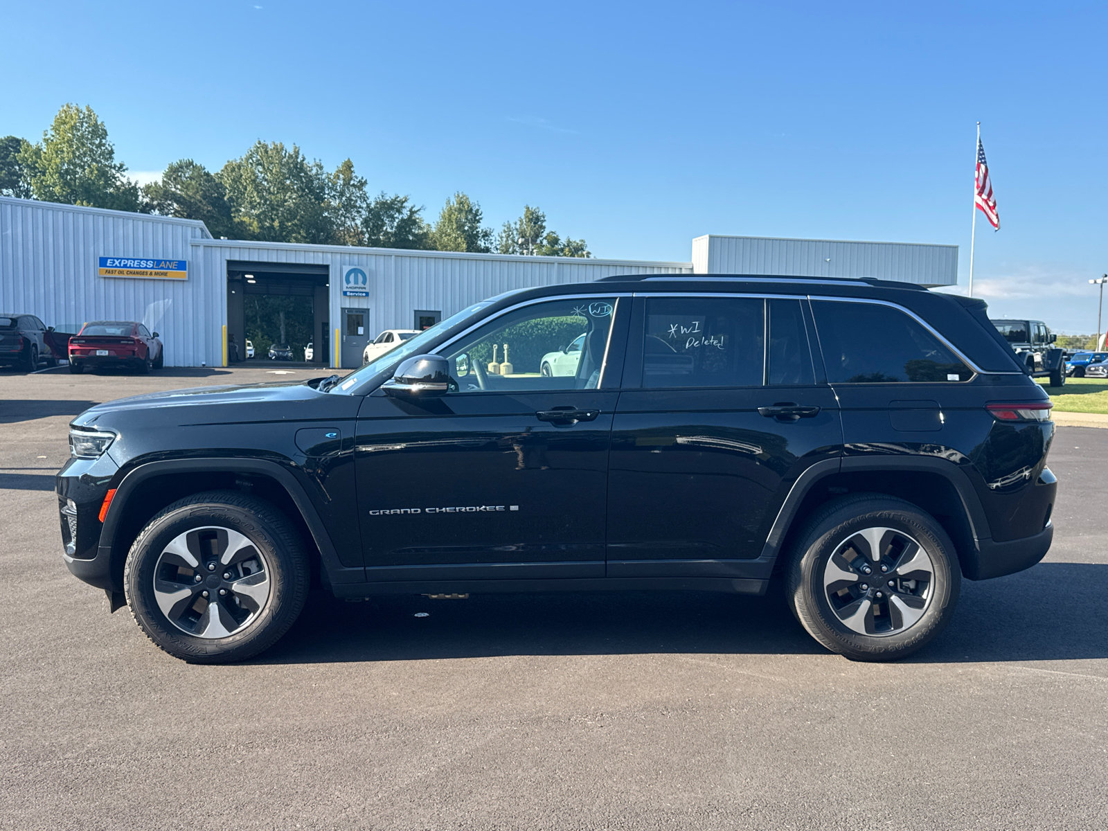 Used 2024 Jeep Grand Cherokee Limited 4xe AWD/4WD image 8