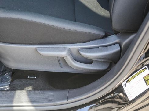 New 2025 Nissan Kicks Play S FWD image 19