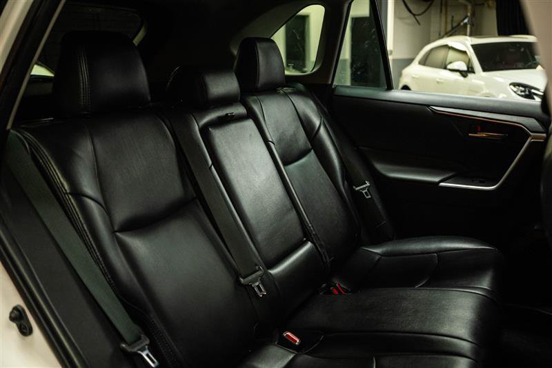 Used 2019 Toyota RAV4 XLE w/ Carpet Mat Package FWD image 11