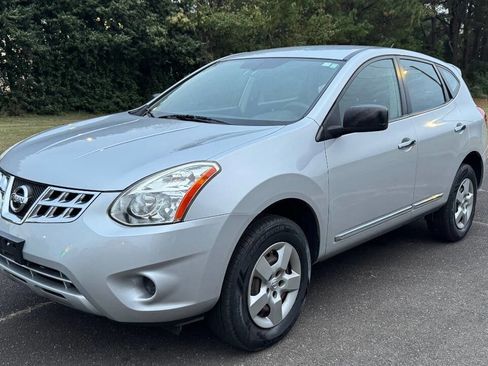 Used 2013 Nissan Rogue S image 4