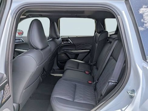 New 2026 Mitsubishi Outlander SEL Black Edition FWD image 13