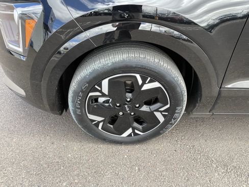 Used 2023 Kia Niro Wind w/ Wind Preserve Package FWD image 9