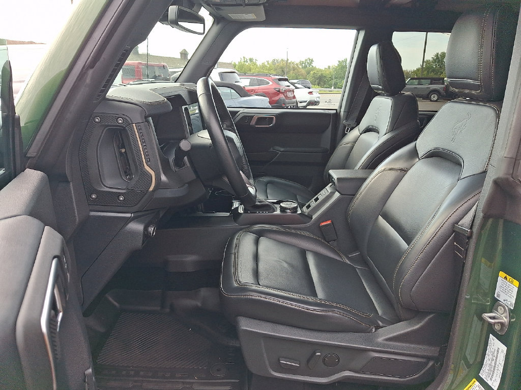 Used 2025 Ford Bronco Badlands AWD/4WD image 14