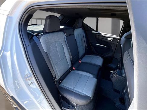 Used 2025 Volvo XC40 B5 Core AWD/4WD image 29