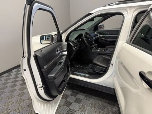 Used 2019 Ford Explorer Sport w/ Equipment Group 401A AWD/4WD image 14