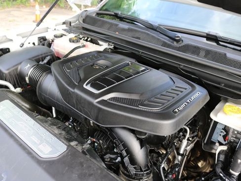 Used 2025 Jeep Grand Wagoneer 4WD w/ 8-Passenger Seating Package image 8