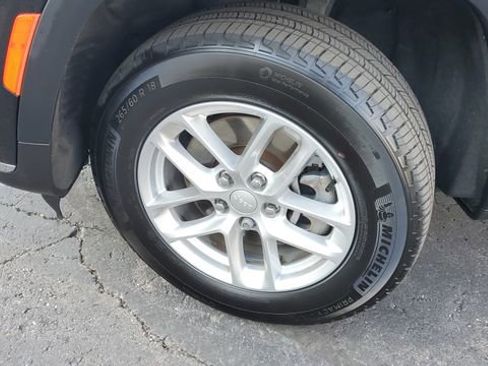 Used 2023 Jeep Grand Cherokee L Laredo w/ Luxury Tech Group I image 4