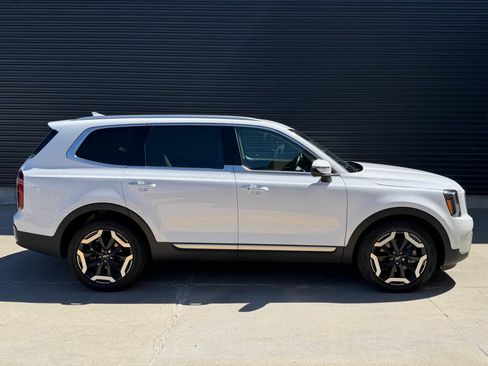 Used 2023 Kia Telluride S AWD/4WD image 10