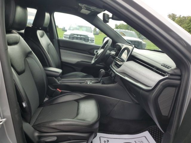 Used 2023 Jeep Compass Latitude w/ Convenience Group AWD/4WD image 23