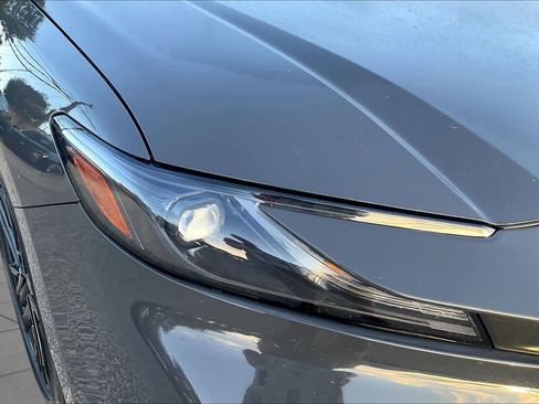 Used 2025 Toyota Camry SE FWD image 25