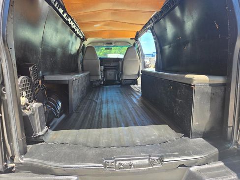 Used 2006 Chevrolet Express 3500 Extended w/ Power and Light Package RWD image 20