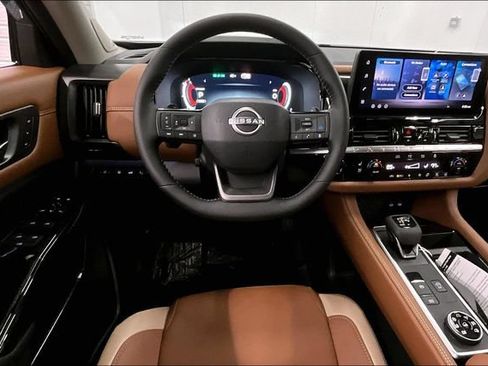 New 2026 Nissan Pathfinder Platinum AWD/4WD image 21