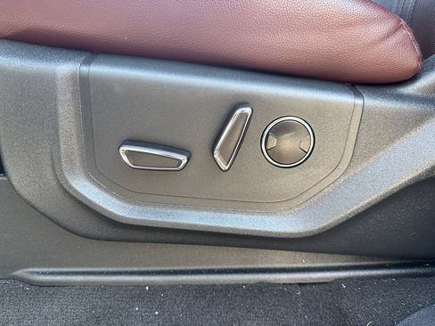 Used 2024 Ford Expedition Limited RWD image 7