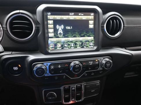 Used 2022 Jeep Wrangler Unlimited Sahara AWD/4WD image 43