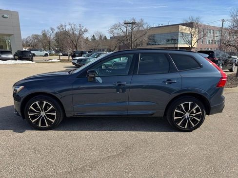 Certified 2025 Volvo XC60 B5 Plus image 2