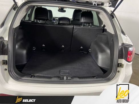 Used 2022 Jeep Compass Latitude AWD/4WD image 10