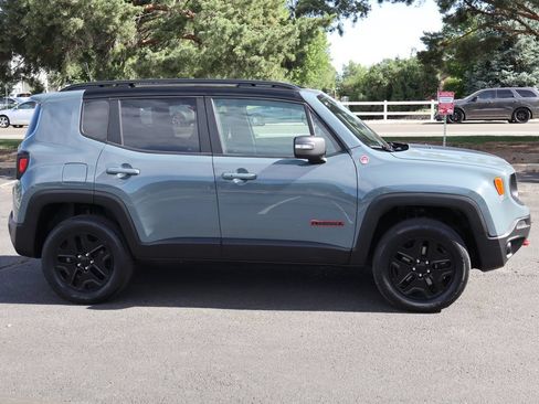 Used 2018 Jeep Renegade Trailhawk w/ Cold Weather Group II AWD/4WD image 3