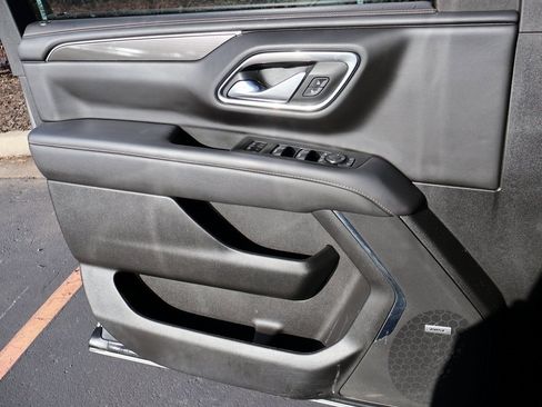 Used 2022 GMC Yukon XL AT4 image 34