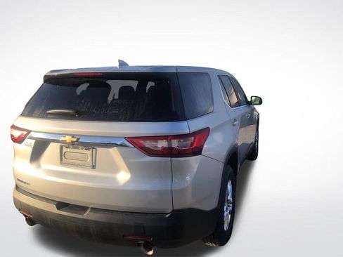 Used 2019 Chevrolet Traverse LS FWD image 4