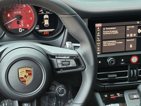 Certified 2026 Porsche Macan GTS AWD/4WD image 18