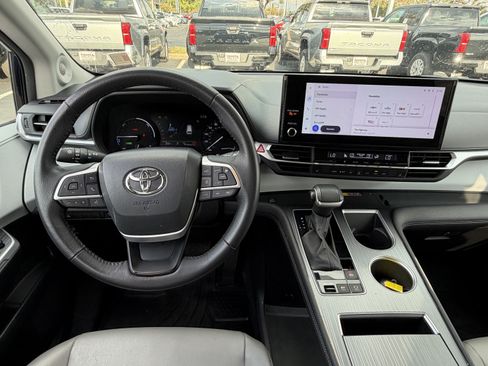 Certified 2025 Toyota Sienna XLE w/ XLE Plus Package AWD/4WD image 19