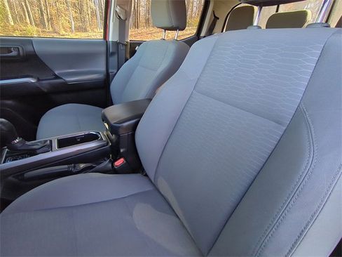 Used 2018 Toyota Tacoma SR5 image 27