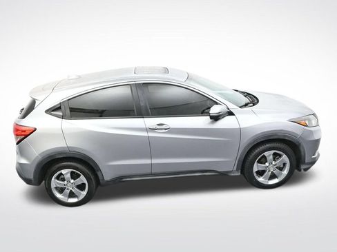 Used 2017 Honda HR-V EX image 32