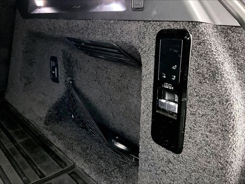 Used 2023 Land Rover Range Rover SE image 10