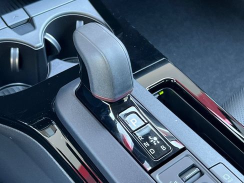 New 2027 Toyota Prius Plug-In Hybrid FWD image 23