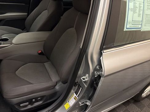 Used 2023 Toyota Camry LE image 11