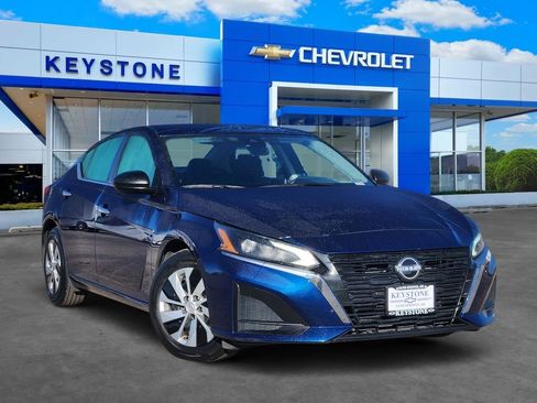 Used 2024 Nissan Altima 2.5 S image 1