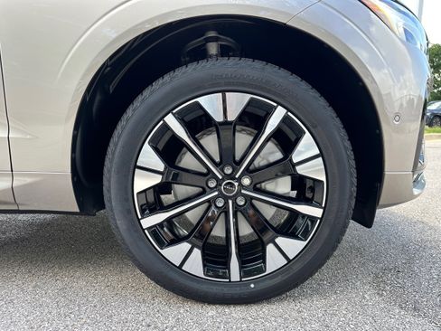 Used 2026 Volvo XC60 B5 Plus w/ Protection Package Premier image 7