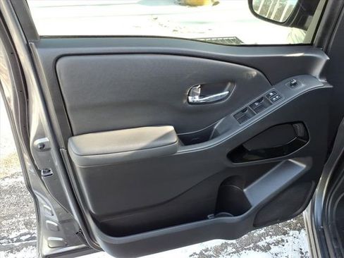 Used 2023 Nissan Frontier SV w/ Midnight Edition Package image 21