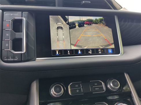 Used 2024 GMC Yukon XL Denali image 29