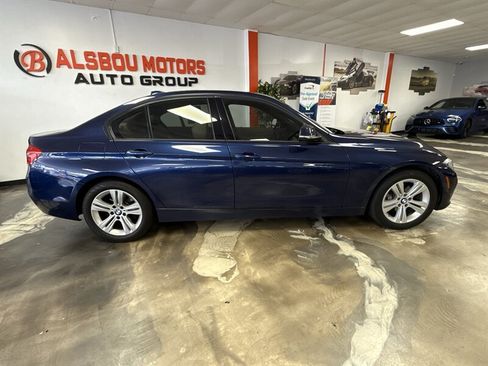 Used 2016 BMW 328i xDrive Sedan AWD/4WD image 8