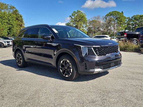 New 2026 Kia Sorento S image 2