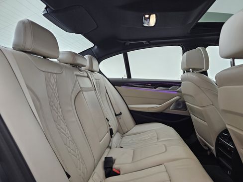 Used 2018 BMW M550i xDrive image 26