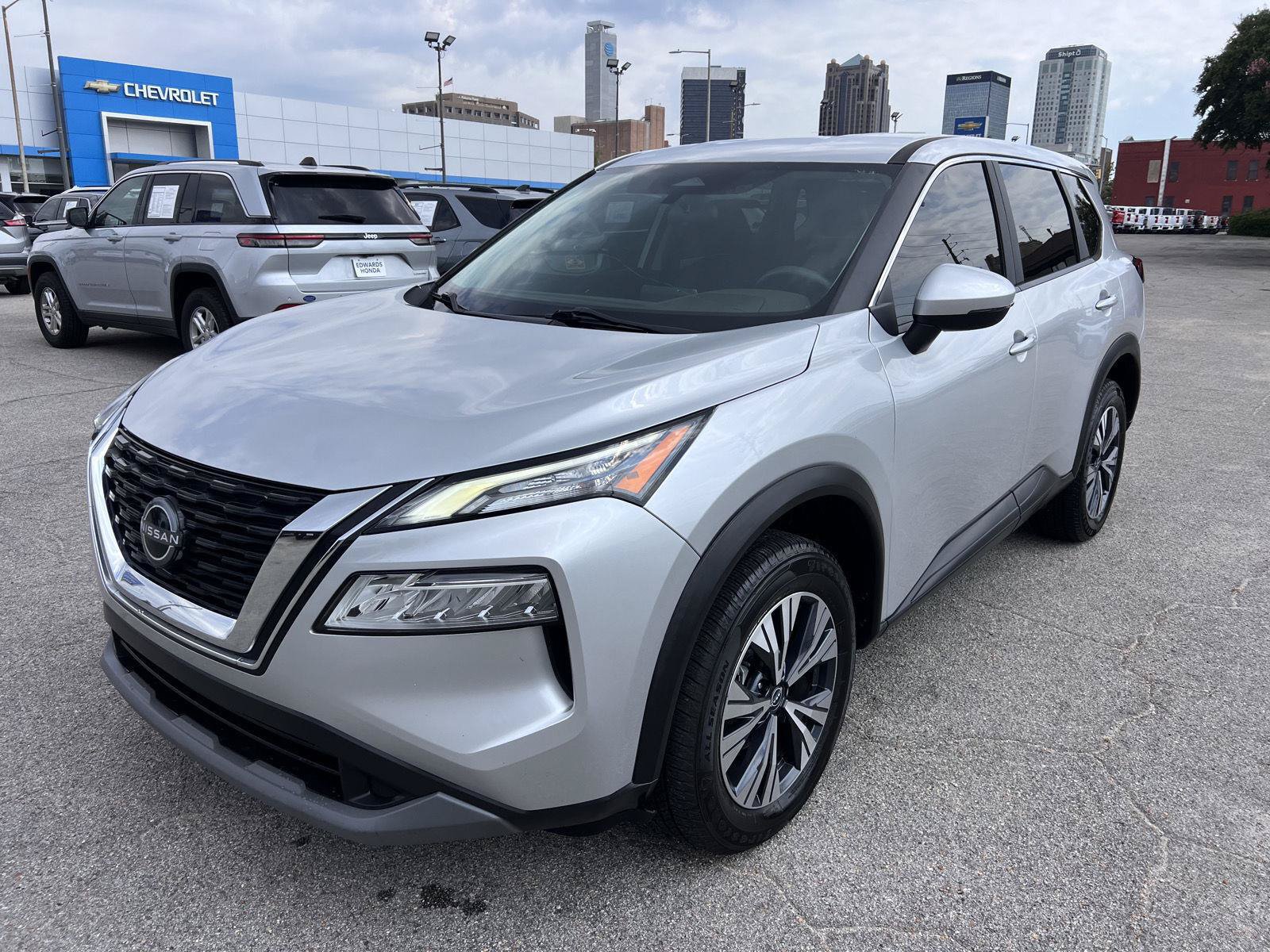 Used 2023 Nissan Rogue SV AWD/4WD image 28