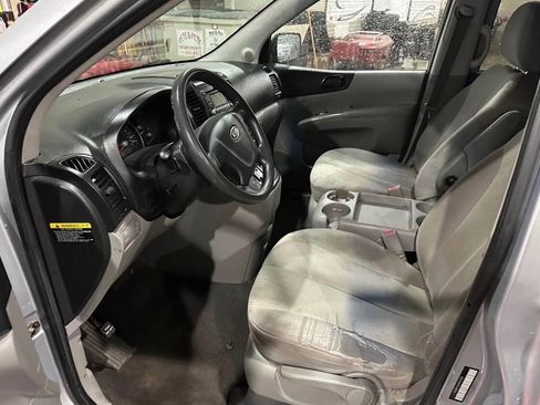 Used 2009 Kia Sedona w/ Convenience Pkg image 11
