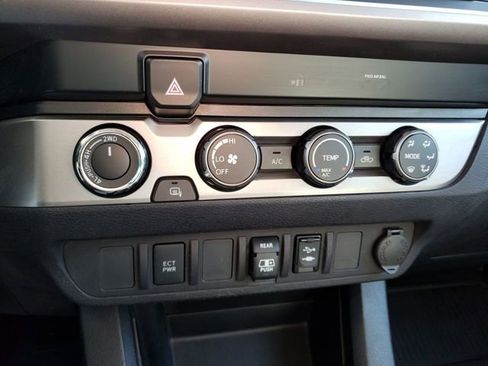 Used 2019 Toyota Tacoma SR5 image 24