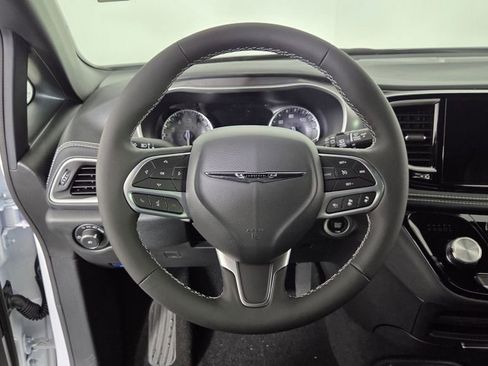 New 2026 Chrysler Pacifica Select image 17