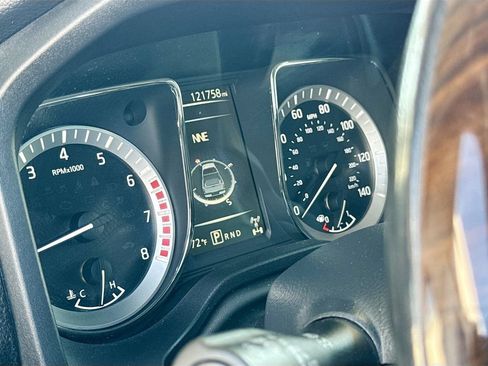 Used 2017 Nissan Titan Platinum Reserve AWD/4WD image 12