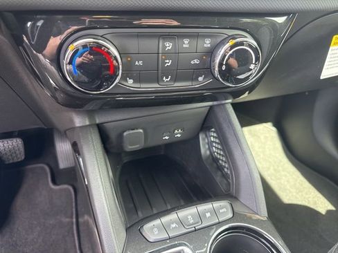 New 2026 Chevrolet TrailBlazer LT w/ LT Cold Weather Package AWD/4WD image 22