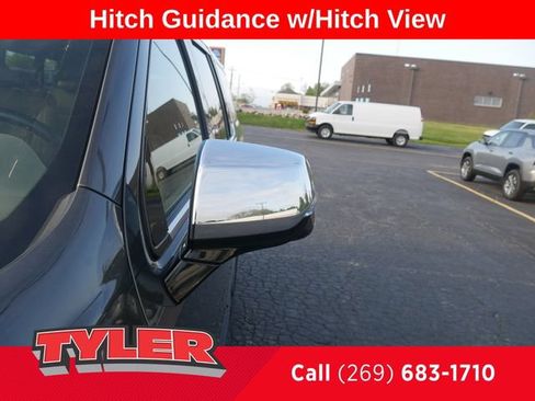 Used 2021 Chevrolet Suburban Premier w/ Premium Package AWD/4WD image 11