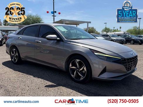 Used 2023 Hyundai Elantra SEL w/ Convenience Package FWD image 3