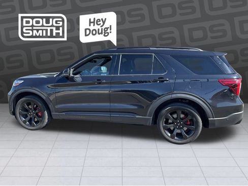Used 2021 Ford Explorer ST w/ Equipment Group 401A AWD/4WD image 2