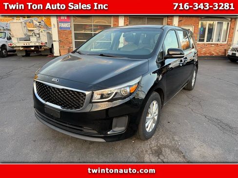 Used 2018 Kia Sedona L image 1
